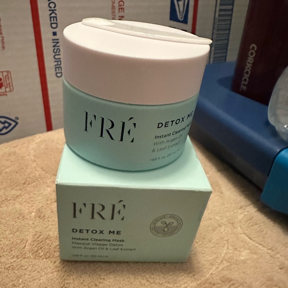 FRE DETOX ME Instant Clearing Mask NEW